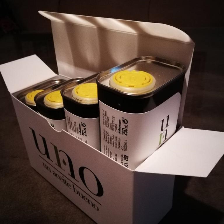 ESTUCHE DE LATAS UNO AOVE 4X250 ML - Imagen 2
